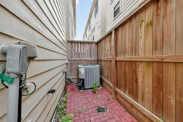 2710 Hullsmith Drive 1303, Houston, TX 77063