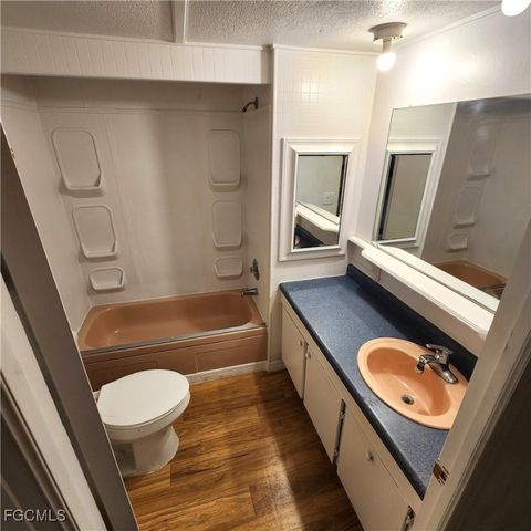 110 Gaslight AVE, North Fort Myers, FL 33917