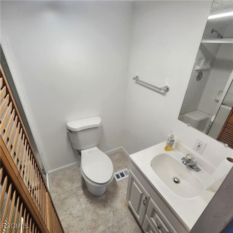 110 Gaslight AVE, North Fort Myers, FL 33917