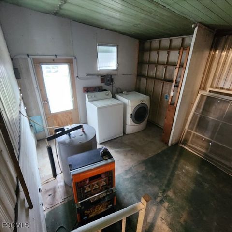 110 Gaslight AVE, North Fort Myers, FL 33917