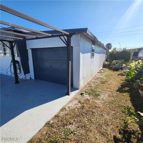 110 Gaslight AVE, North Fort Myers, FL 33917