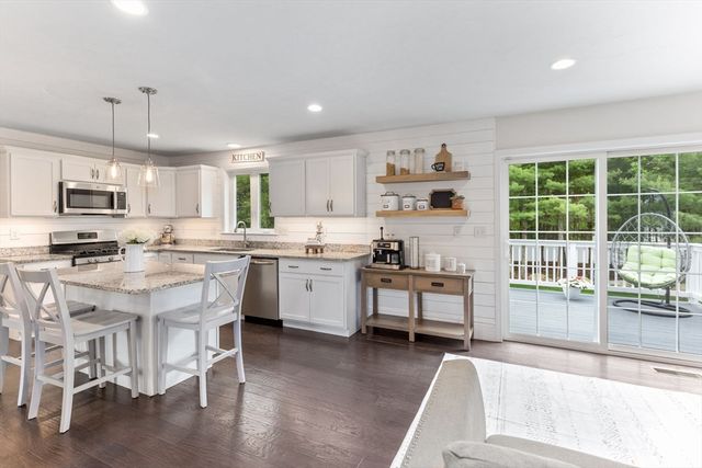36 Waterford Circle, Dighton, MA 02715