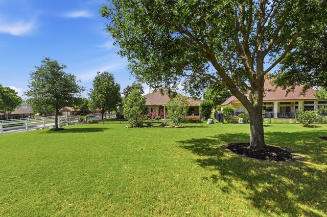 12001 Lockhart Court, Denton, TX 76207