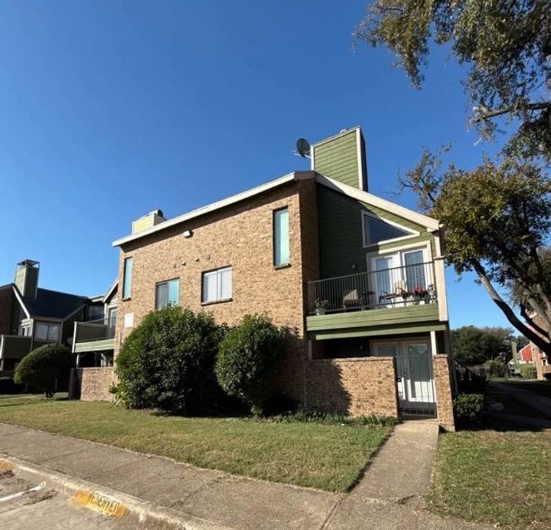 9837 Walnut Street 103, Dallas, TX 75243