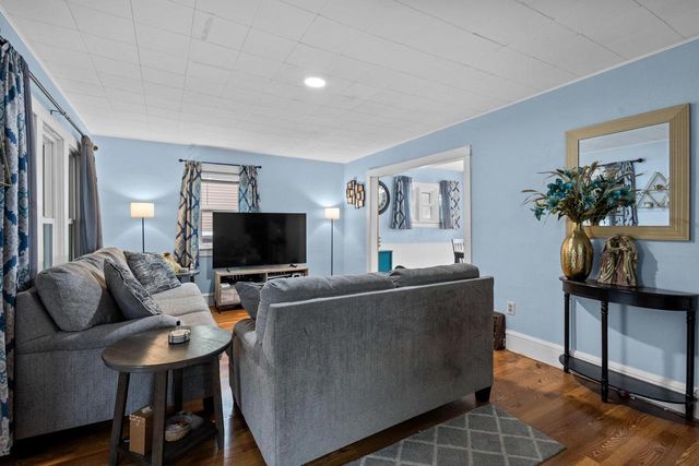 726 W SUMMER STREET, Appleton, WI 54914