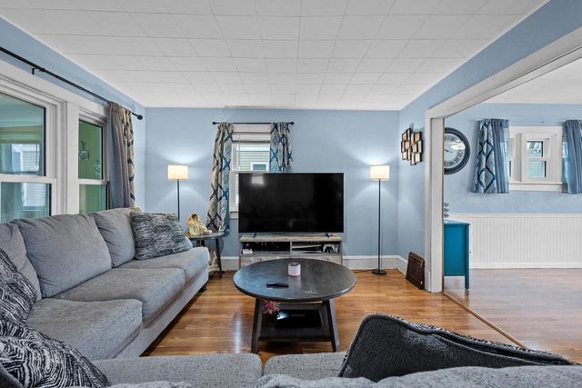 726 W SUMMER STREET, Appleton, WI 54914