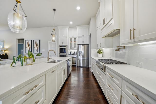 637 Prairie Avenue, Aledo, TX 76008