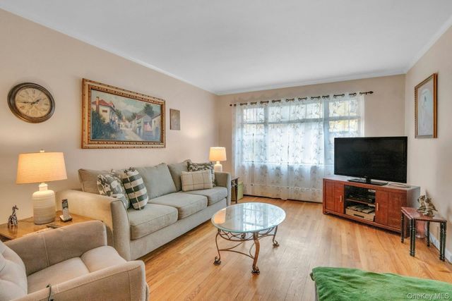 3005 Bronxwood Avenue, Bronx, NY 10469
