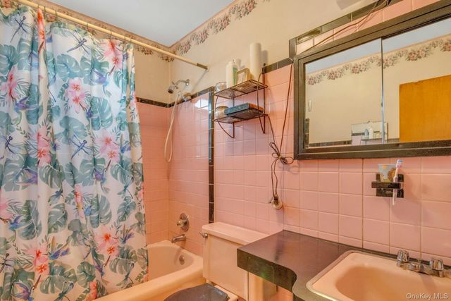 3005 Bronxwood Avenue, Bronx, NY 10469