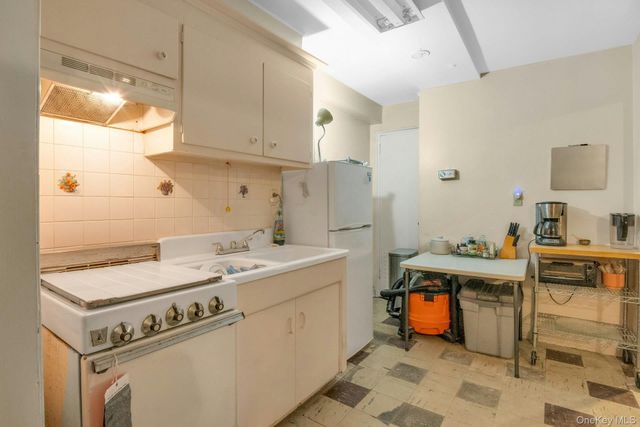 3005 Bronxwood Avenue, Bronx, NY 10469