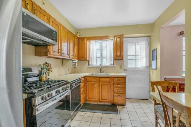 3005 Bronxwood Avenue, Bronx, NY 10469