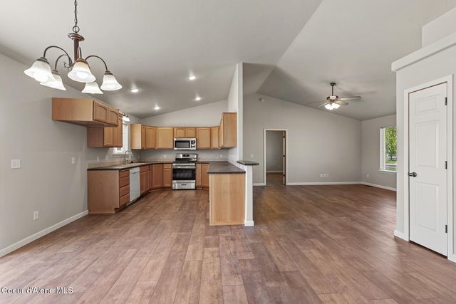 2127 E WAGON TRL, Post Falls, ID 83854