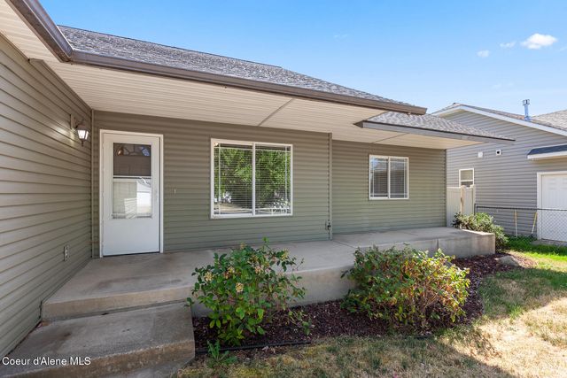 2127 E WAGON TRL, Post Falls, ID 83854