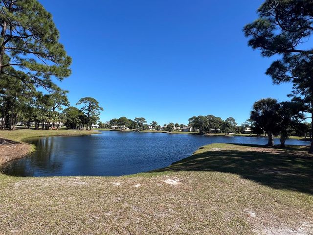 4310 Gator Trace Circle, Fort Pierce, FL 34982