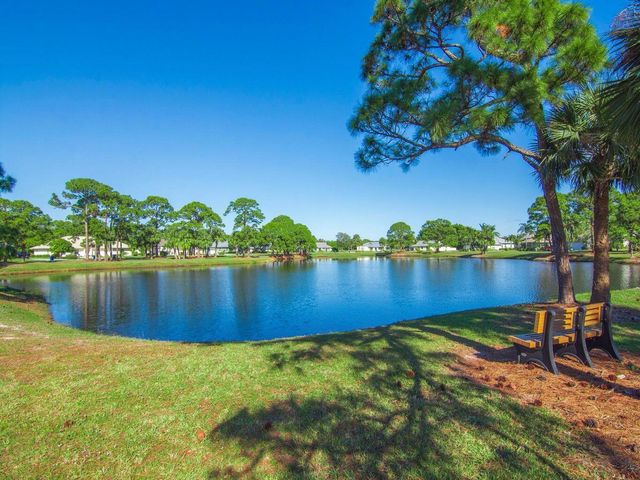4310 Gator Trace Circle, Fort Pierce, FL 34982
