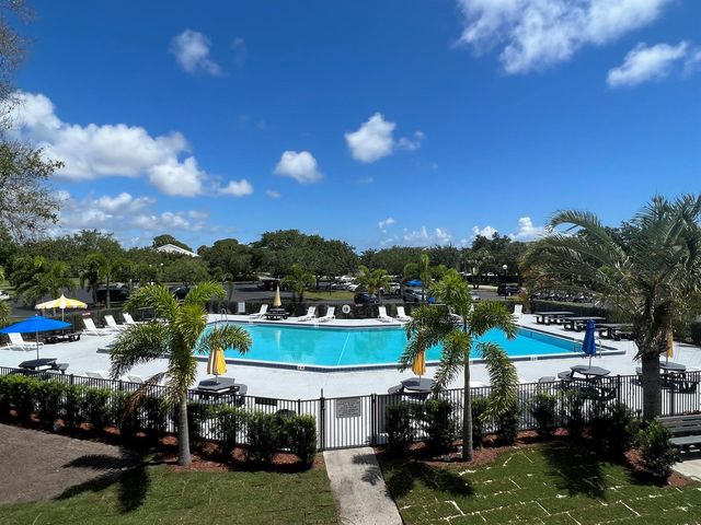 4310 Gator Trace Circle, Fort Pierce, FL 34982