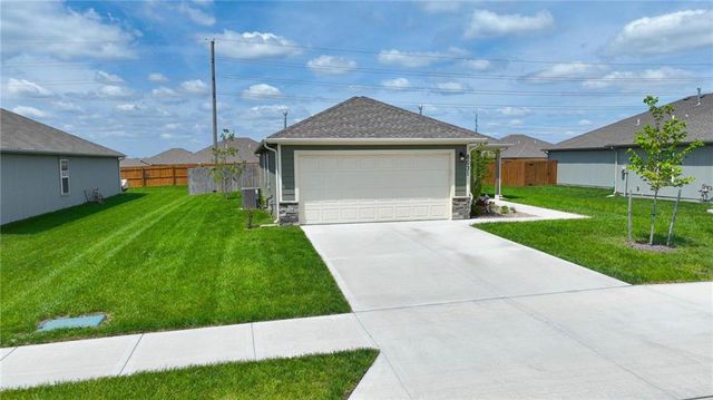 8031 SE 5th Street, Blue Springs, MO 64014