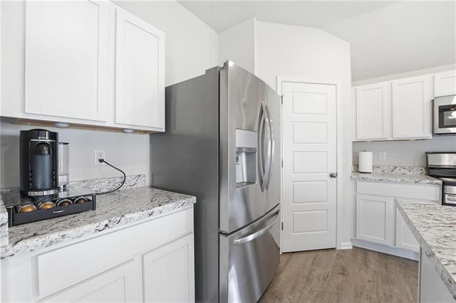 8031 SE 5th Street, Blue Springs, MO 64014