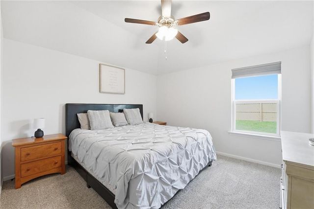 8031 SE 5th Street, Blue Springs, MO 64014