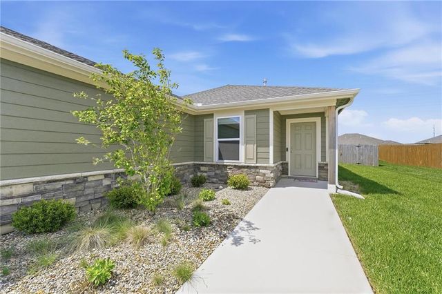 8031 SE 5th Street, Blue Springs, MO 64014