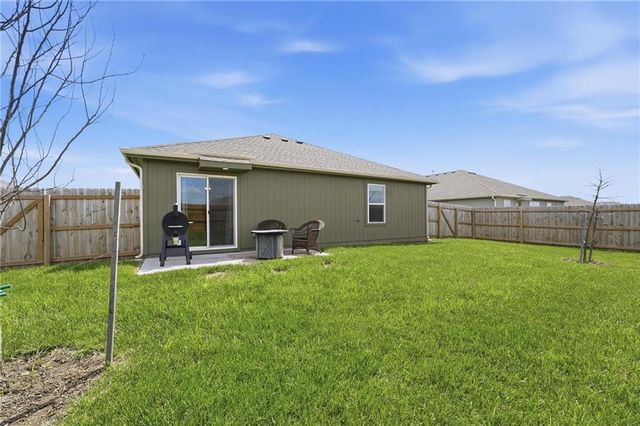 8031 SE 5th Street, Blue Springs, MO 64014