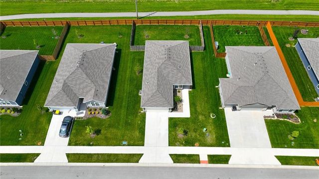 8031 SE 5th Street, Blue Springs, MO 64014