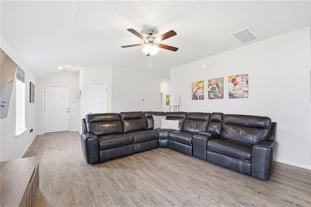 8031 SE 5th Street, Blue Springs, MO 64014