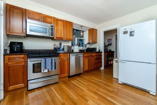 97 Trowbridge St A, Cambridge, MA 02138