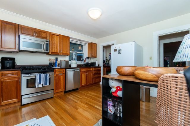 97 Trowbridge St A, Cambridge, MA 02138