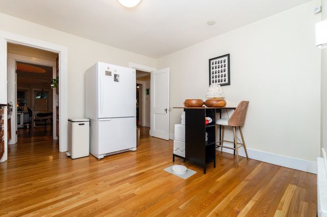 97 Trowbridge St A, Cambridge, MA 02138