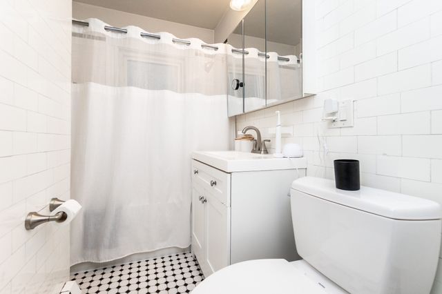 97 Trowbridge St A, Cambridge, MA 02138