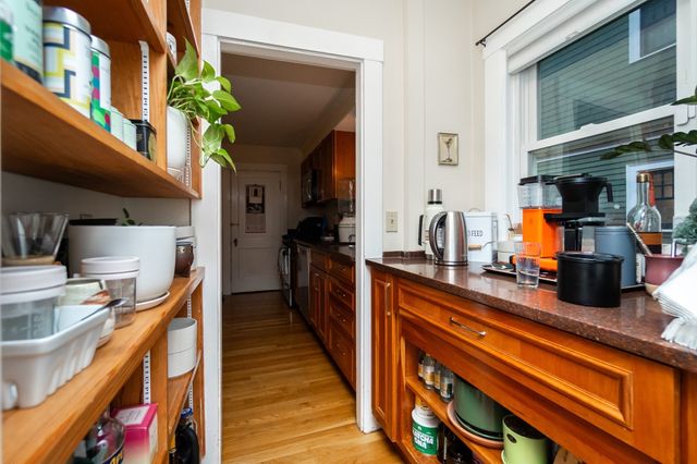 97 Trowbridge St A, Cambridge, MA 02138