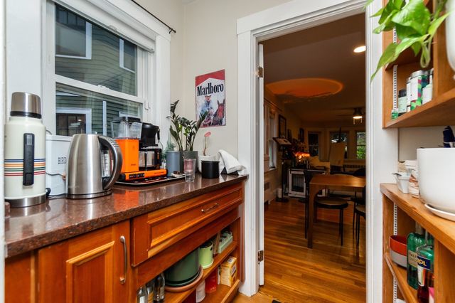97 Trowbridge St A, Cambridge, MA 02138