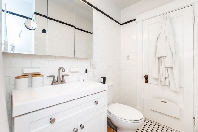 97 Trowbridge St A, Cambridge, MA 02138