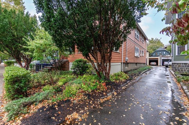 97 Trowbridge St A, Cambridge, MA 02138