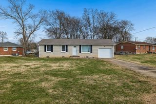 300 Hollywood Blvd, Gallatin, TN 37066