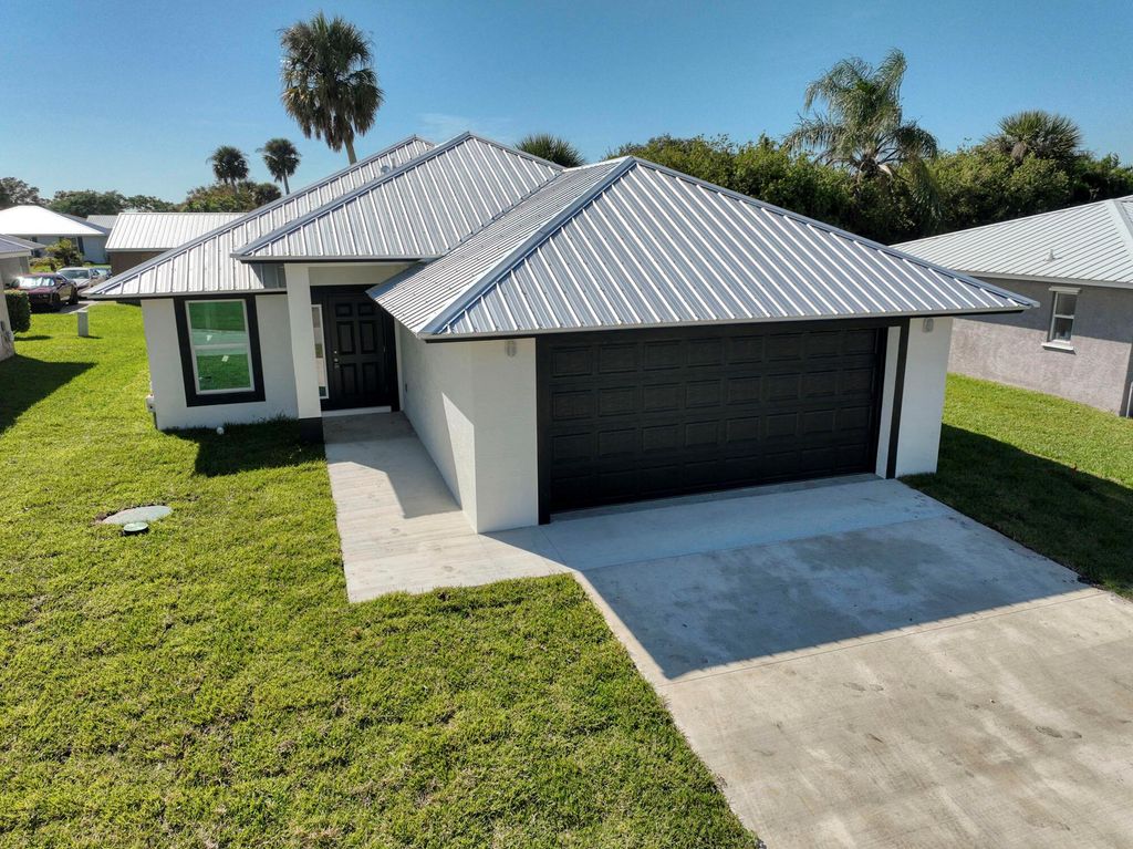 5108 SE 42nd Street, Okeechobee, FL 34974