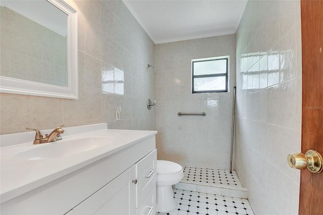 1040 SAN LUIS DRIVE, Orlando, FL 32807