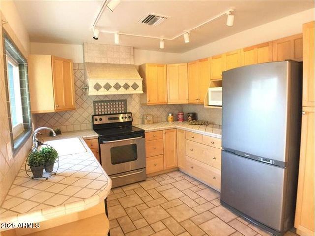 906 W MALIBU Drive, Tempe, AZ 85282