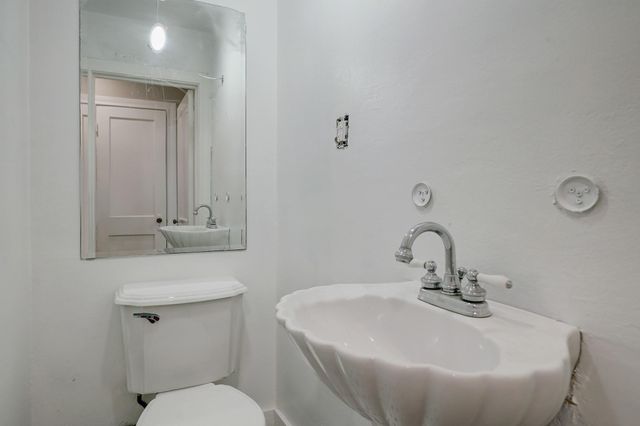 827 Le Green St, Houston, TX 77008
