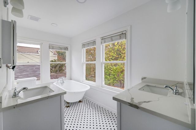 827 Le Green St, Houston, TX 77008