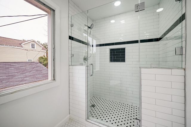 827 Le Green St, Houston, TX 77008