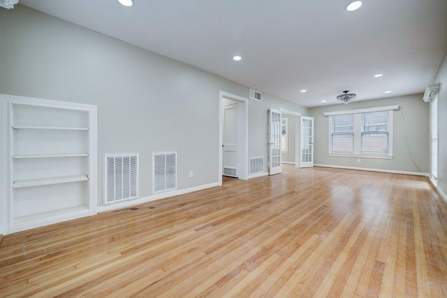 827 Le Green St, Houston, TX 77008