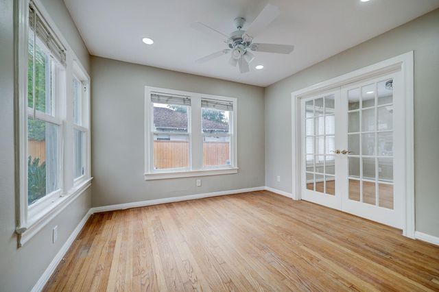 827 Le Green St, Houston, TX 77008