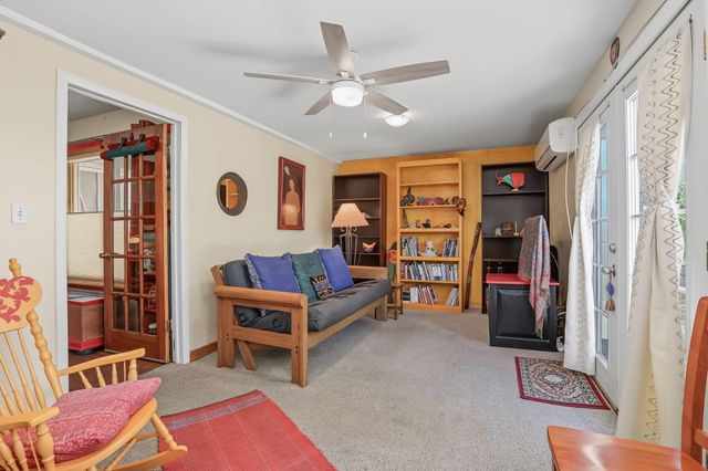 990 Calle Katarina, Santa Fe, NM 87507