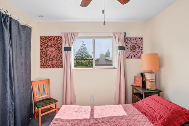 990 Calle Katarina, Santa Fe, NM 87507