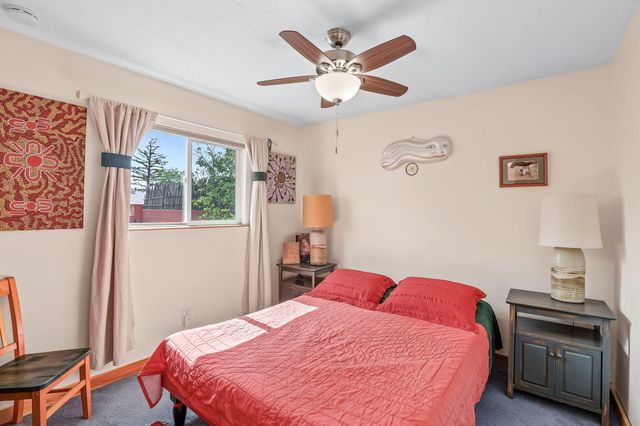 990 Calle Katarina, Santa Fe, NM 87507