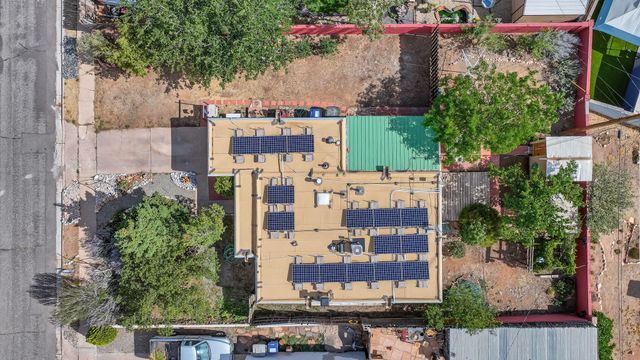 990 Calle Katarina, Santa Fe, NM 87507