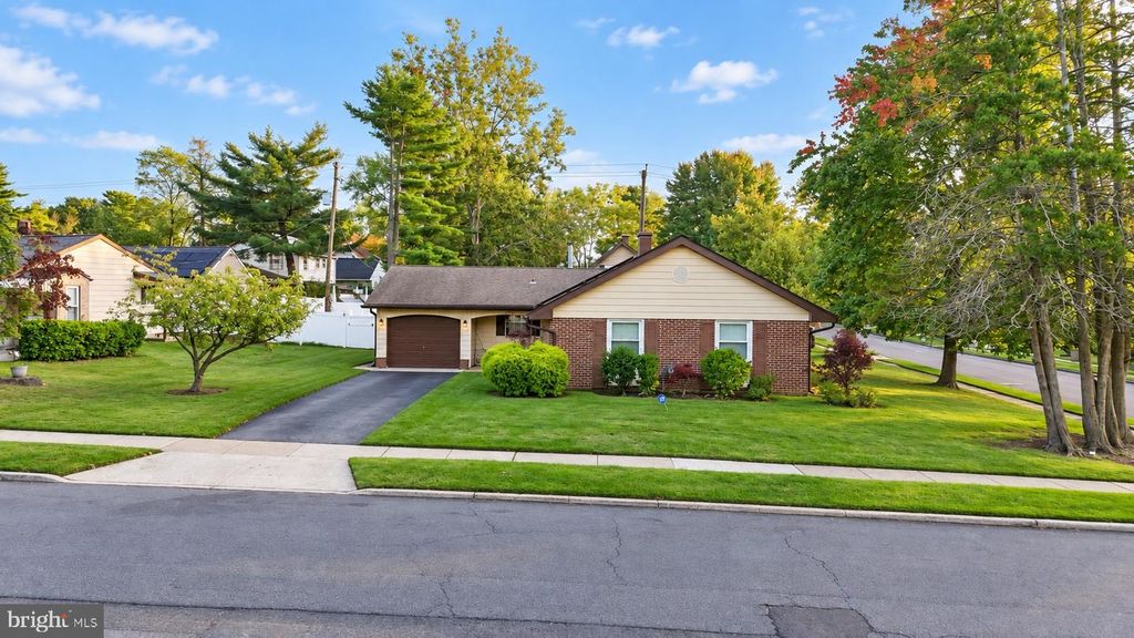 230 PAGEANT LN, WILLINGBORO, NJ 08046 — exterior