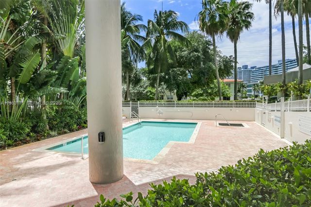 1621 Bay Rd 506, Miami Beach, FL 33139